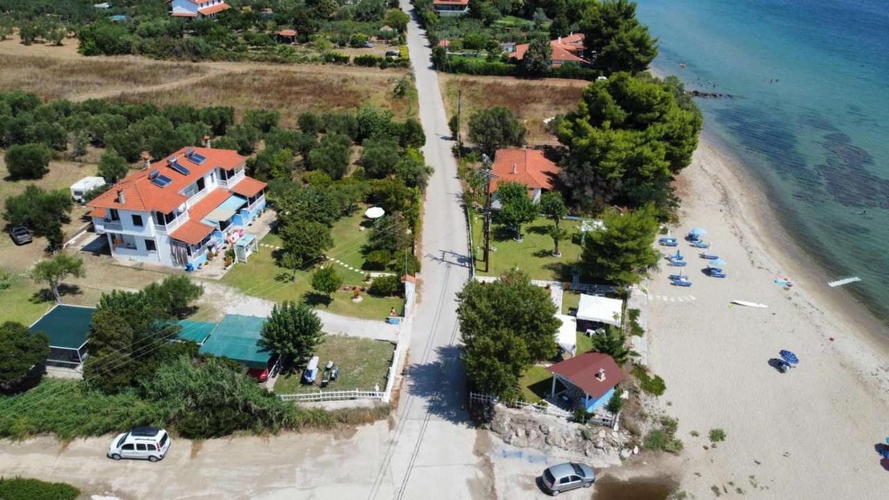 Maras Marinas Home Nikíti Kültér fotó