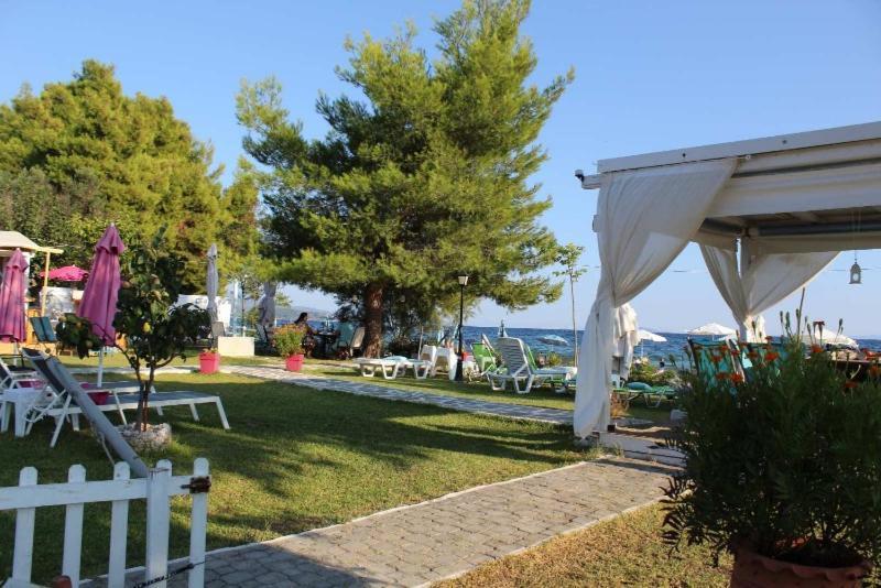 Maras Marinas Home Nikíti Kültér fotó